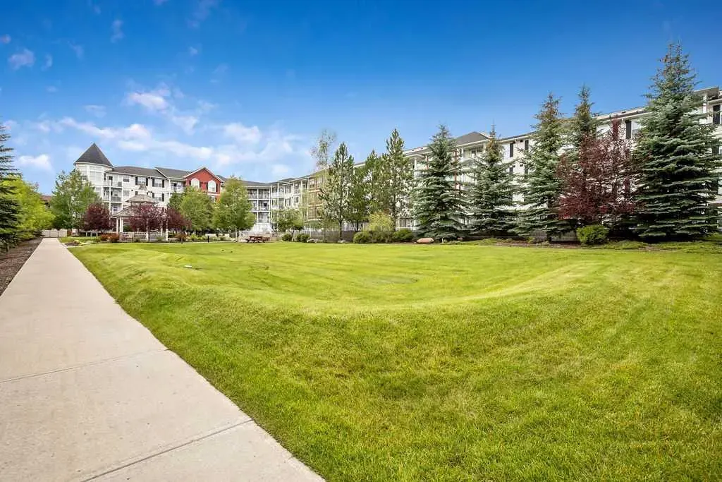 1 Crystal Green Lane, #311