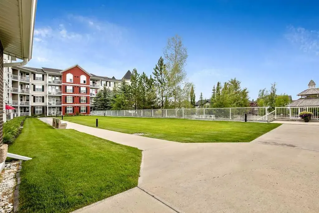 1 Crystal Green Lane, #311