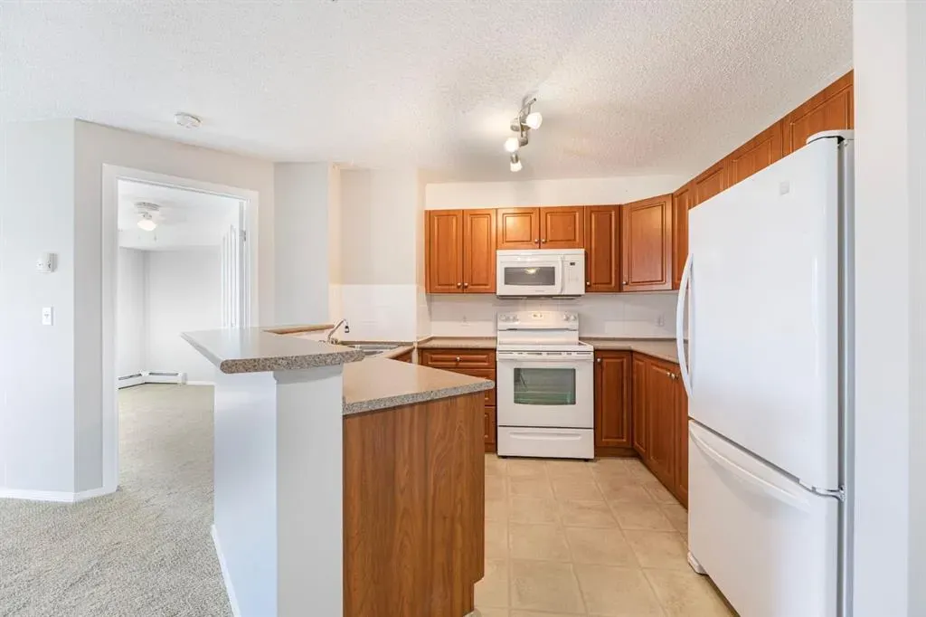 505 Railway Street W, #1206