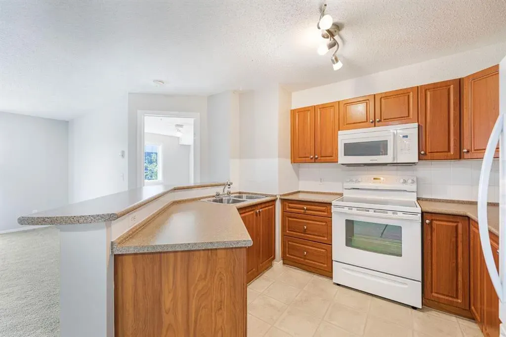 505 Railway Street W, #1206