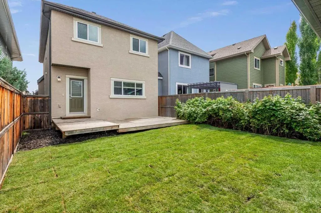 142 Mahogany Heights SE