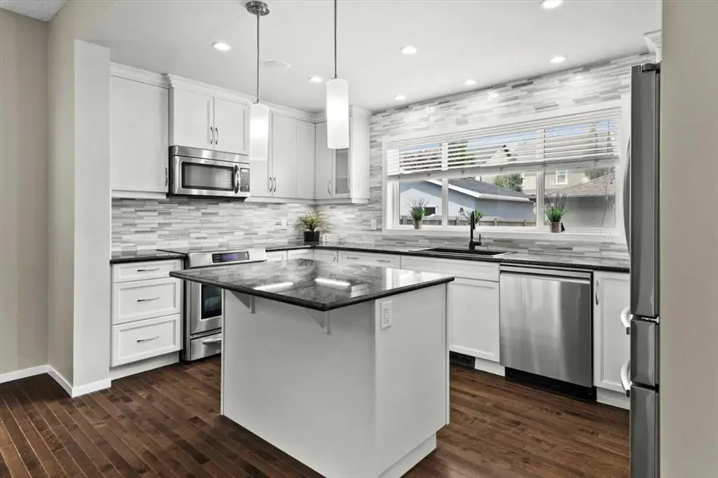 142 Mahogany Heights SE