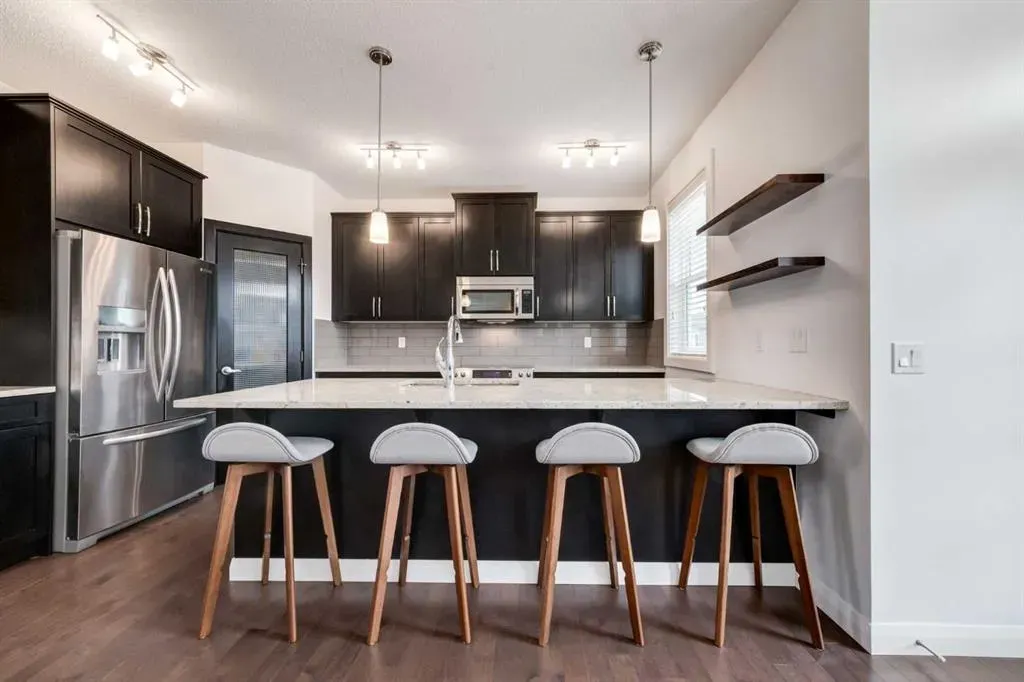 372 Evanspark Gardens NW