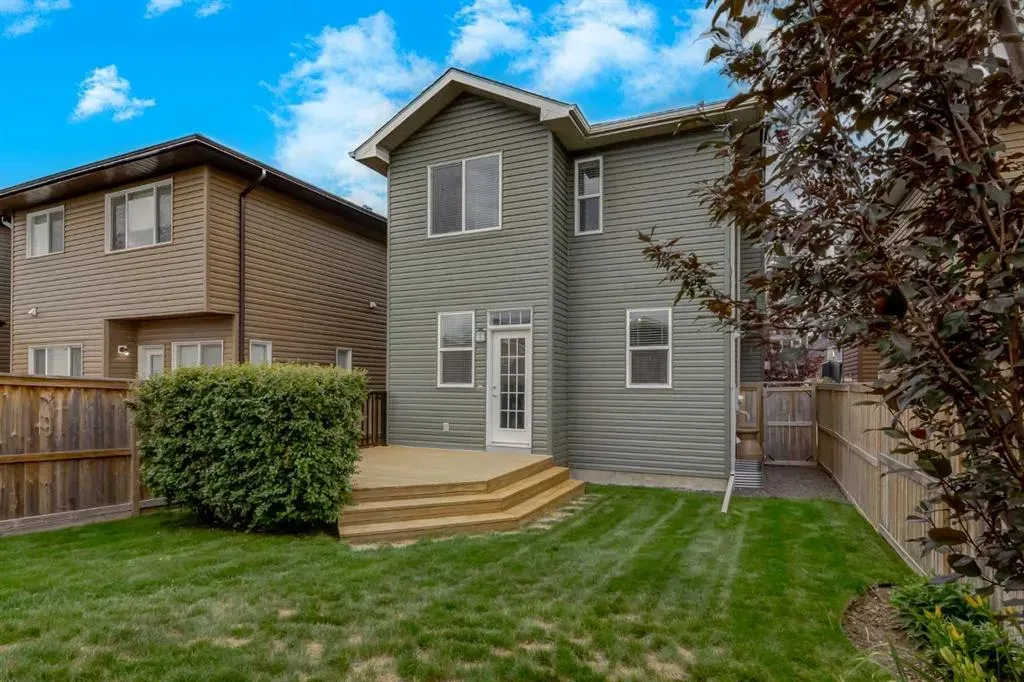 372 Evanspark Gardens NW