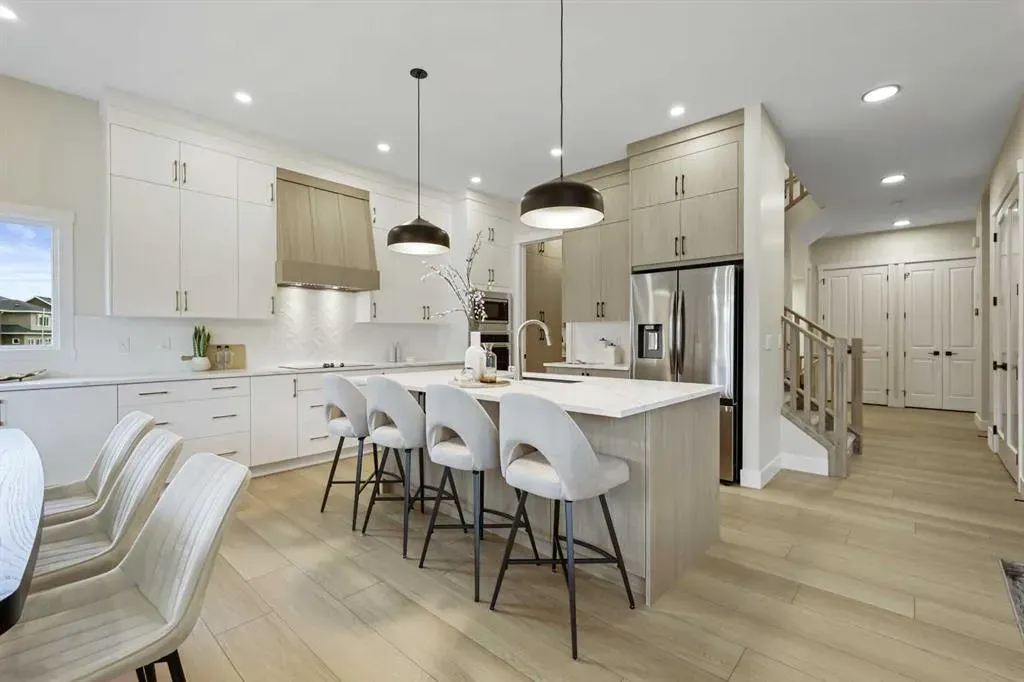 528 Baywater Manor SW