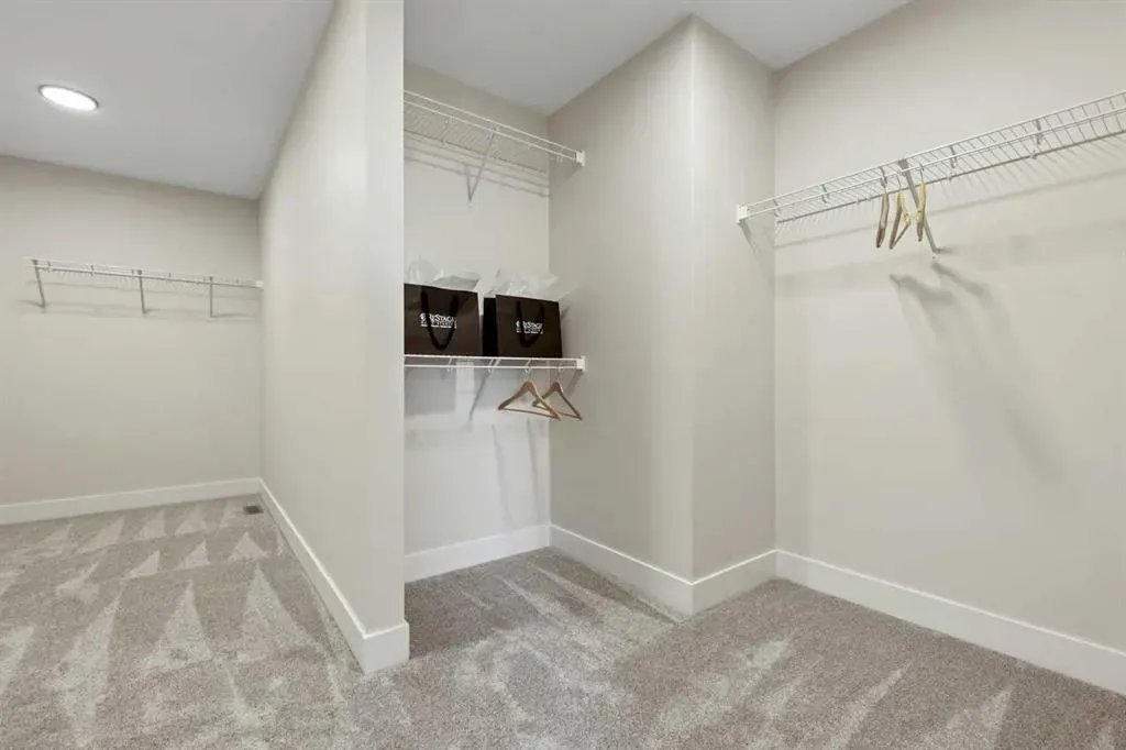 528 Baywater Manor SW