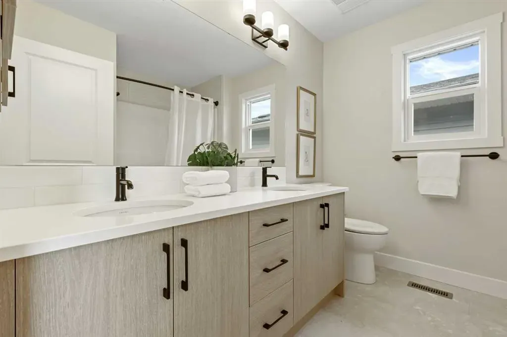 528 Baywater Manor SW