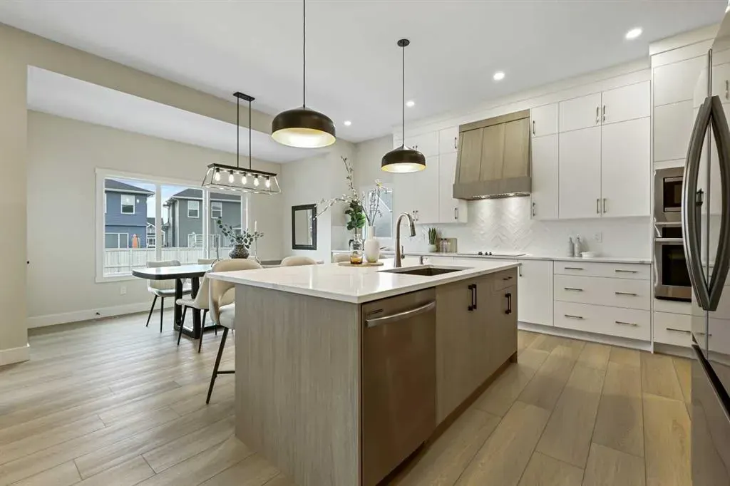 528 Baywater Manor SW