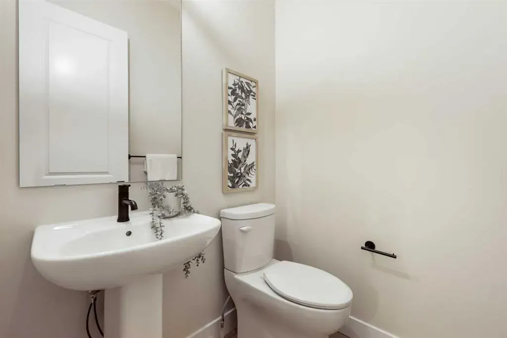 528 Baywater Manor SW