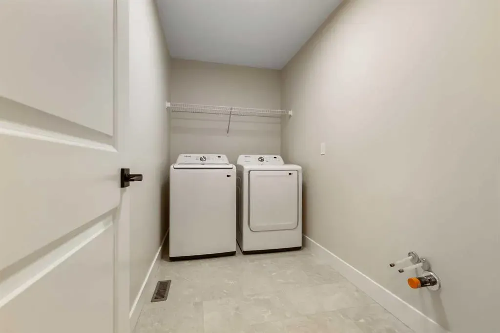 528 Baywater Manor SW