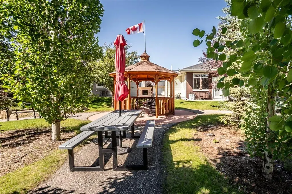 206 Sunvale Crescent NE