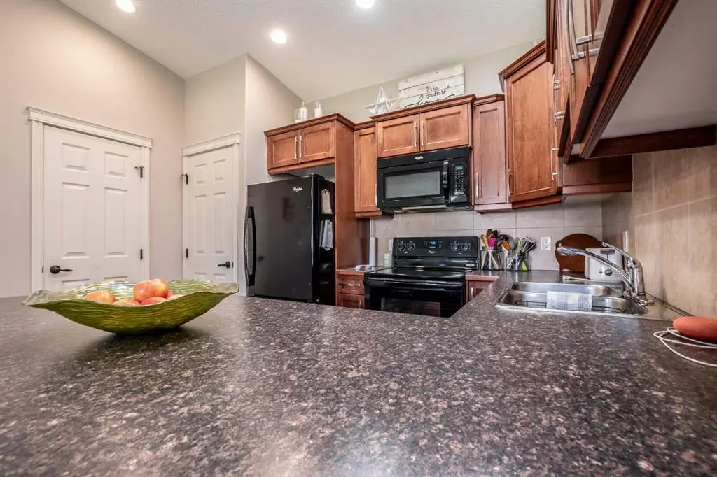 206 Sunvale Crescent NE