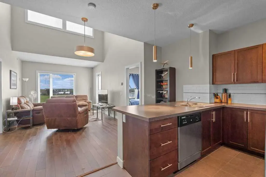604 East Lake Boulevard NE, #2418