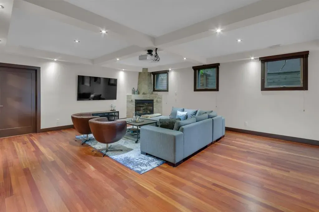 2014 30 Avenue SW