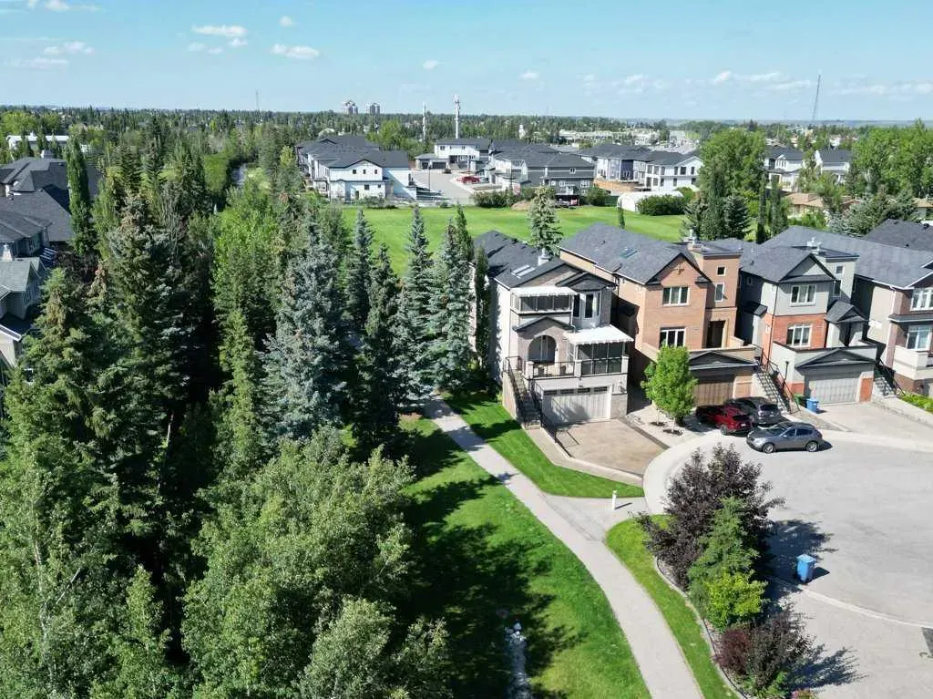 64 Aspen Meadows Green SW