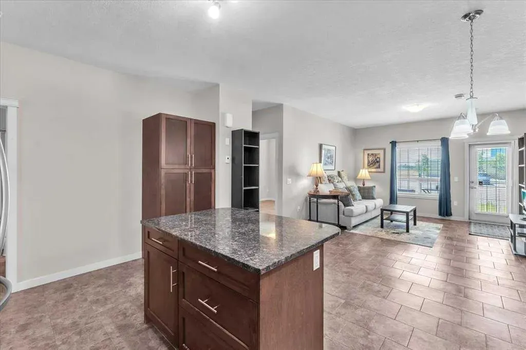 42 Sunrise Place NE