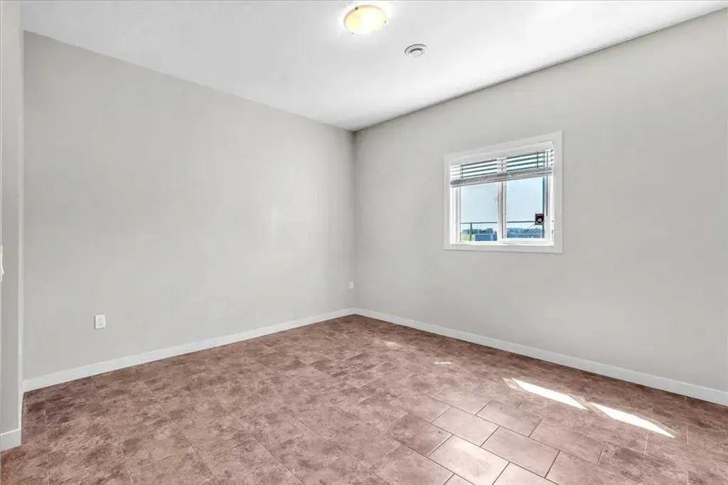 42 Sunrise Place NE
