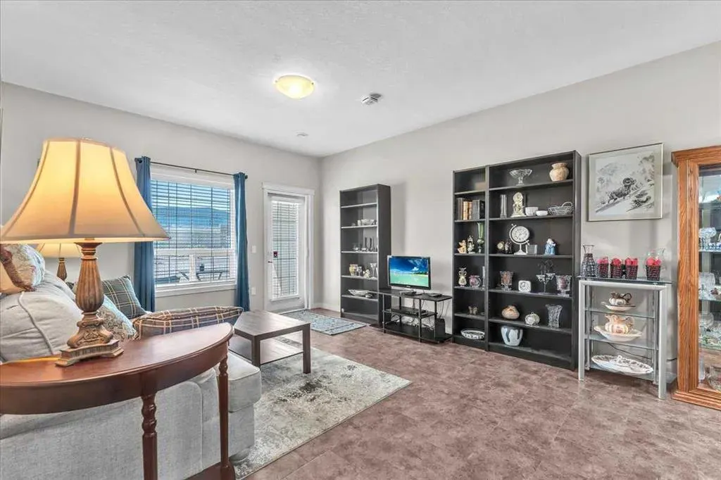 42 Sunrise Place NE