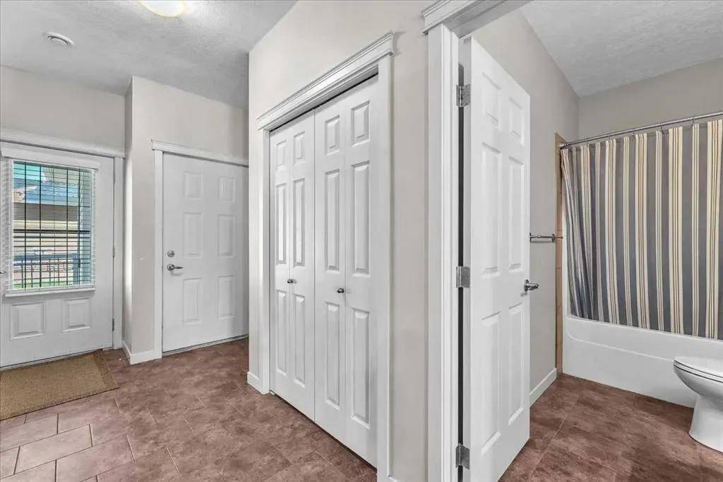 42 Sunrise Place NE