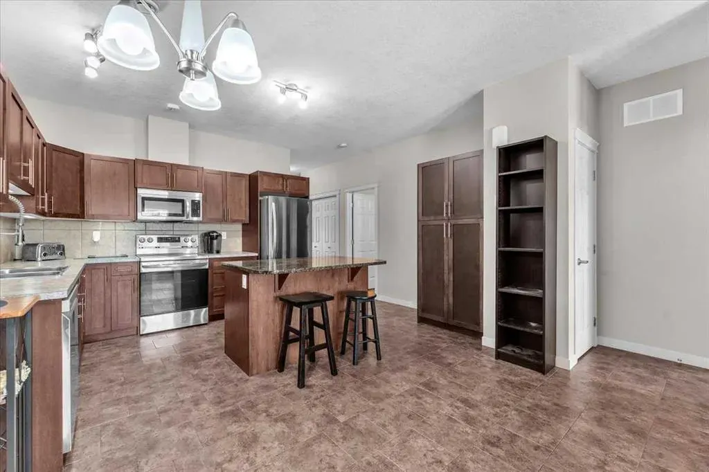42 Sunrise Place NE