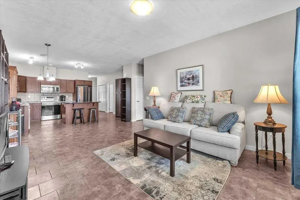 42 Sunrise Place NE