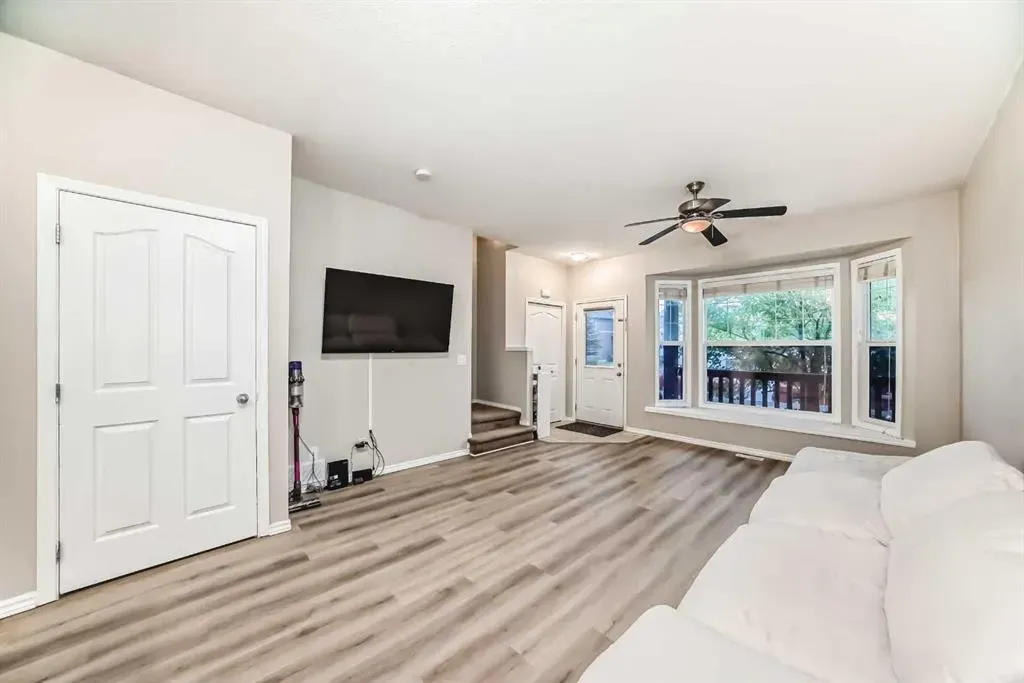 2066 Luxstone Boulevard SW, #402