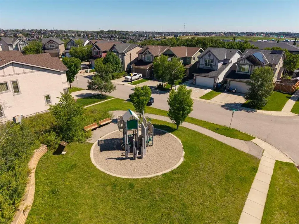 12 Aspen Hills Court SW