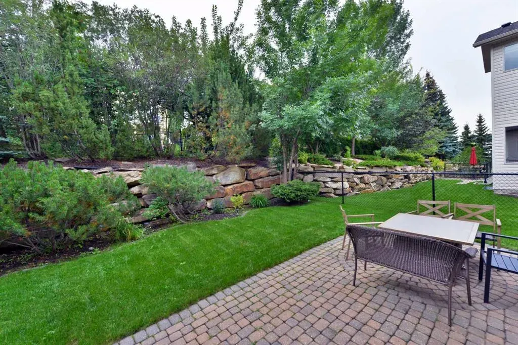 230 Simcoe View SW
