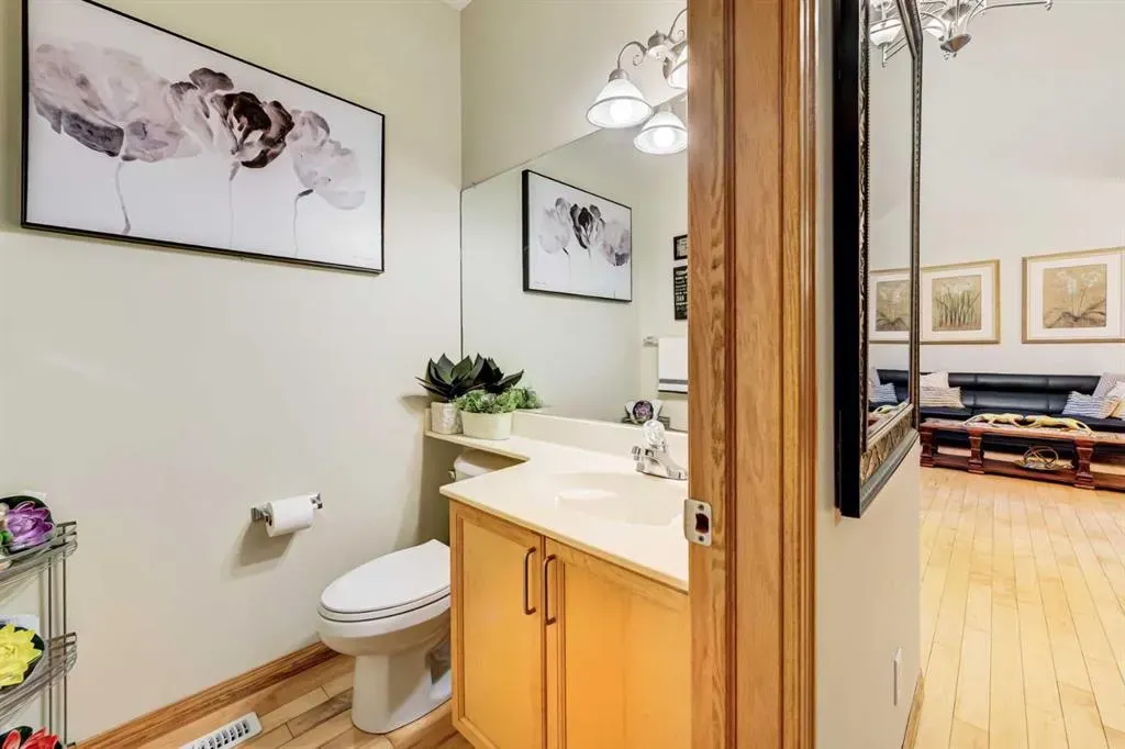 230 Simcoe View SW