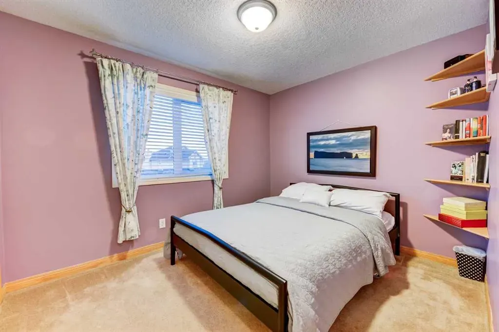 230 Simcoe View SW