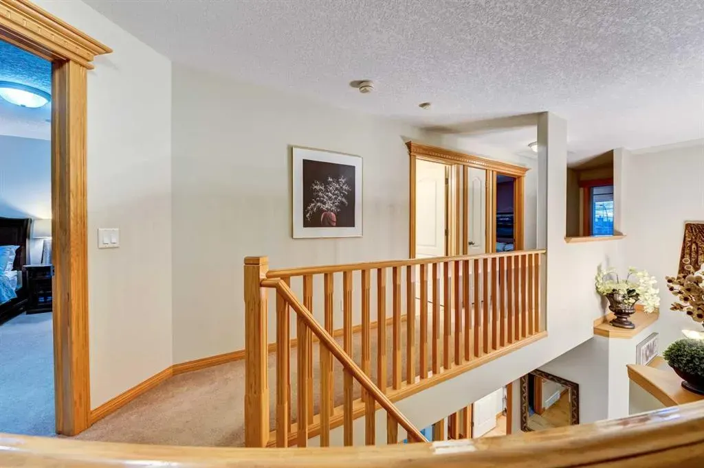 230 Simcoe View SW