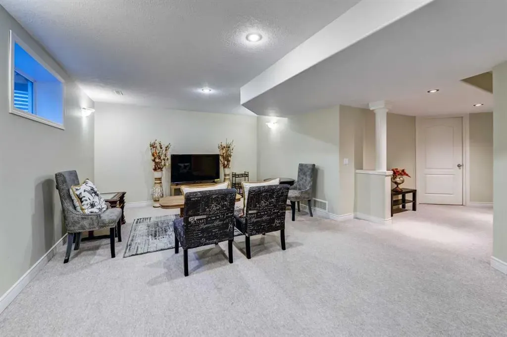 230 Simcoe View SW