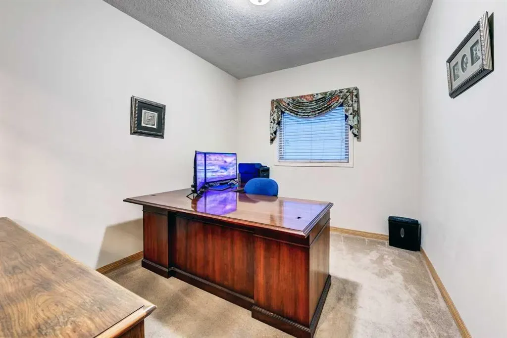230 Simcoe View SW