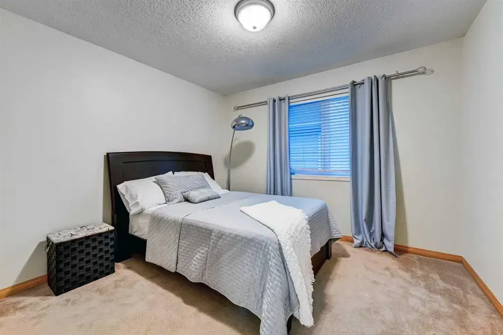 230 Simcoe View SW
