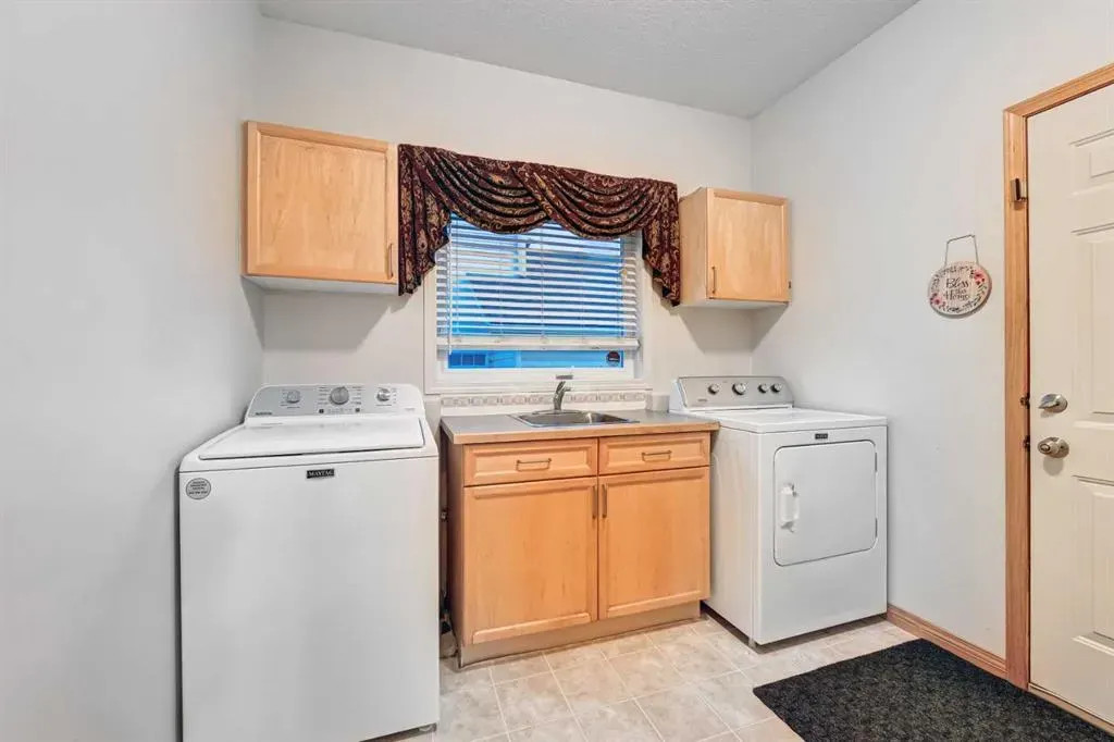 230 Simcoe View SW