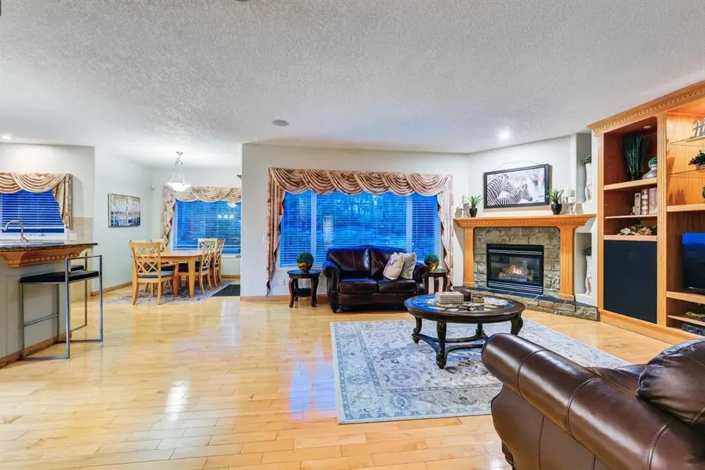 230 Simcoe View SW