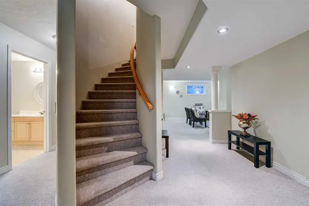 230 Simcoe View SW