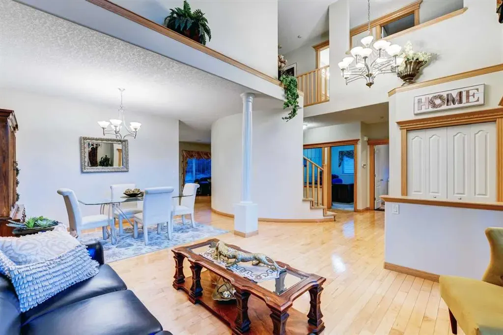 230 Simcoe View SW