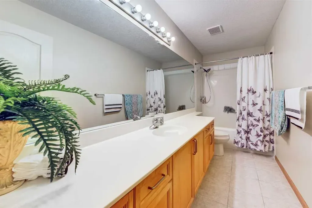 230 Simcoe View SW