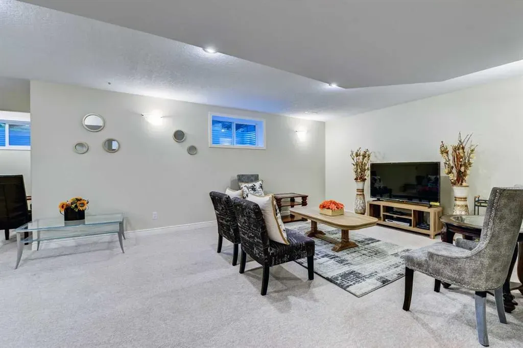 230 Simcoe View SW