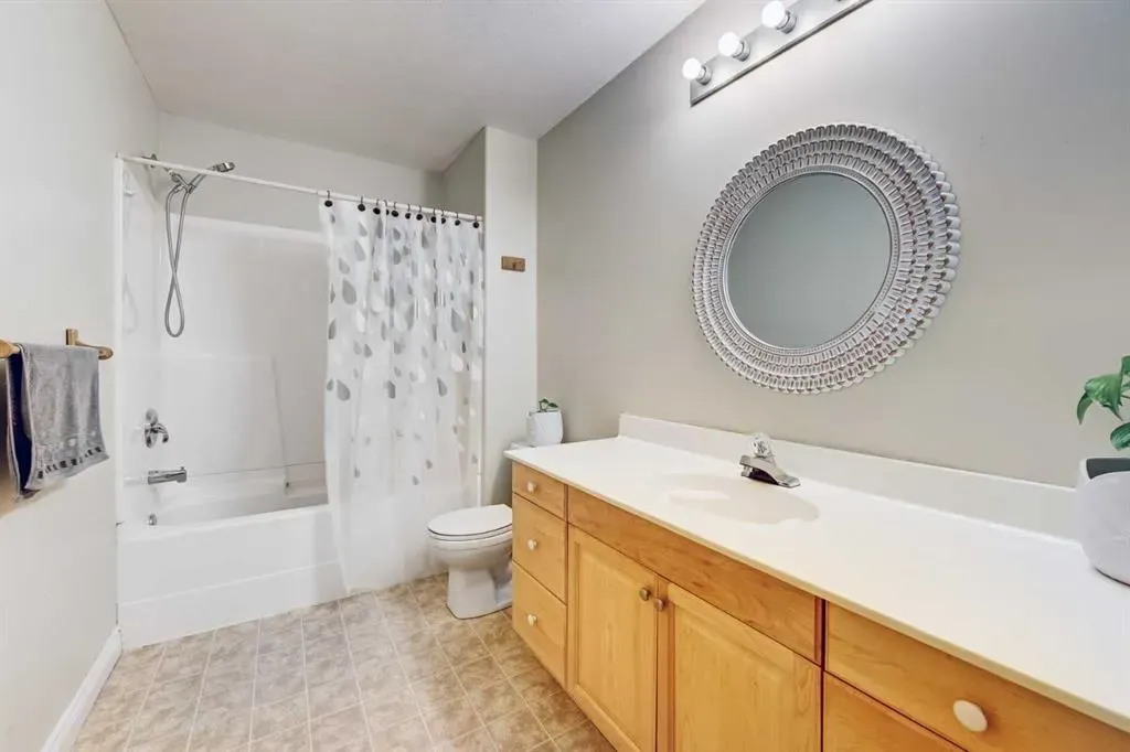 230 Simcoe View SW