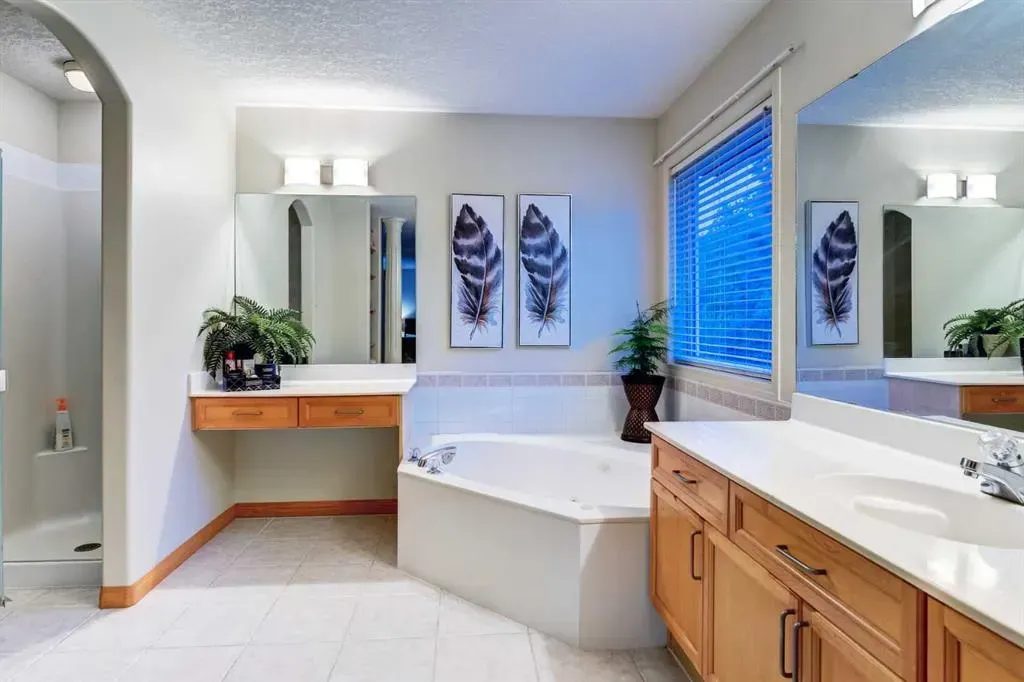 230 Simcoe View SW