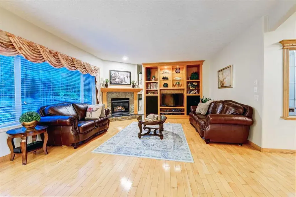 230 Simcoe View SW