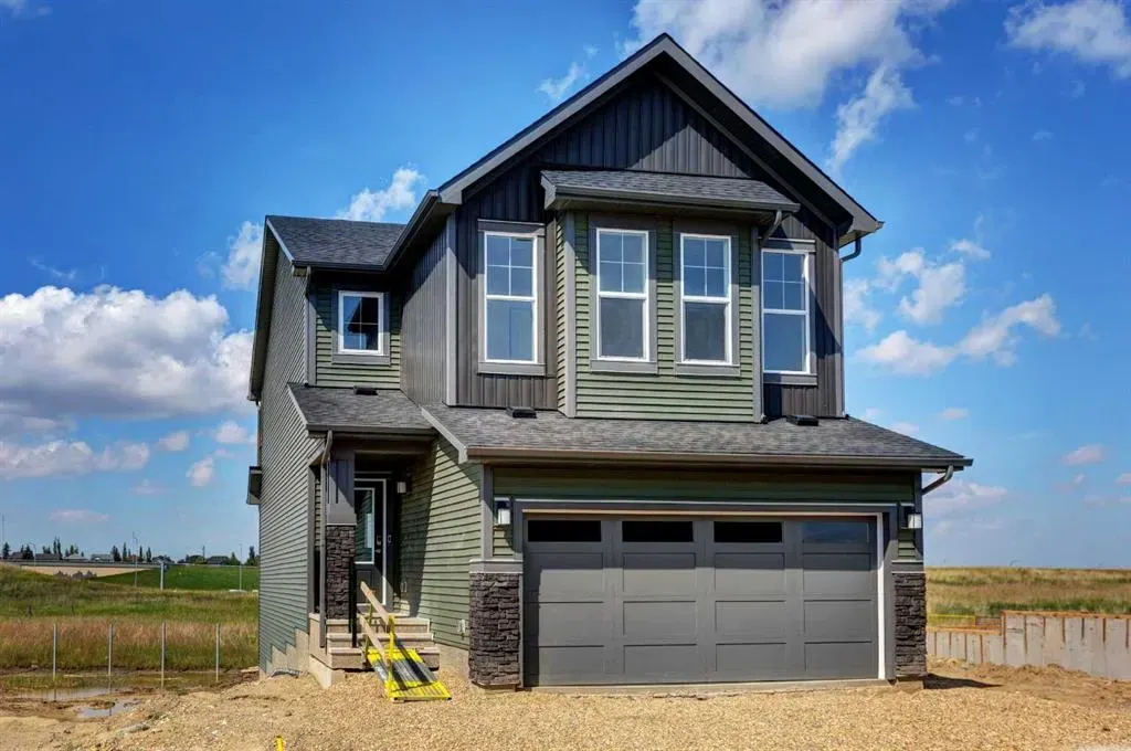 98 Silver Spruce Road SW