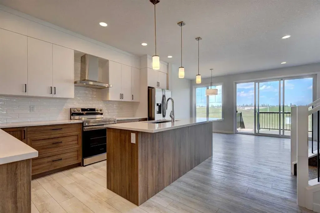 98 Silver Spruce Road SW