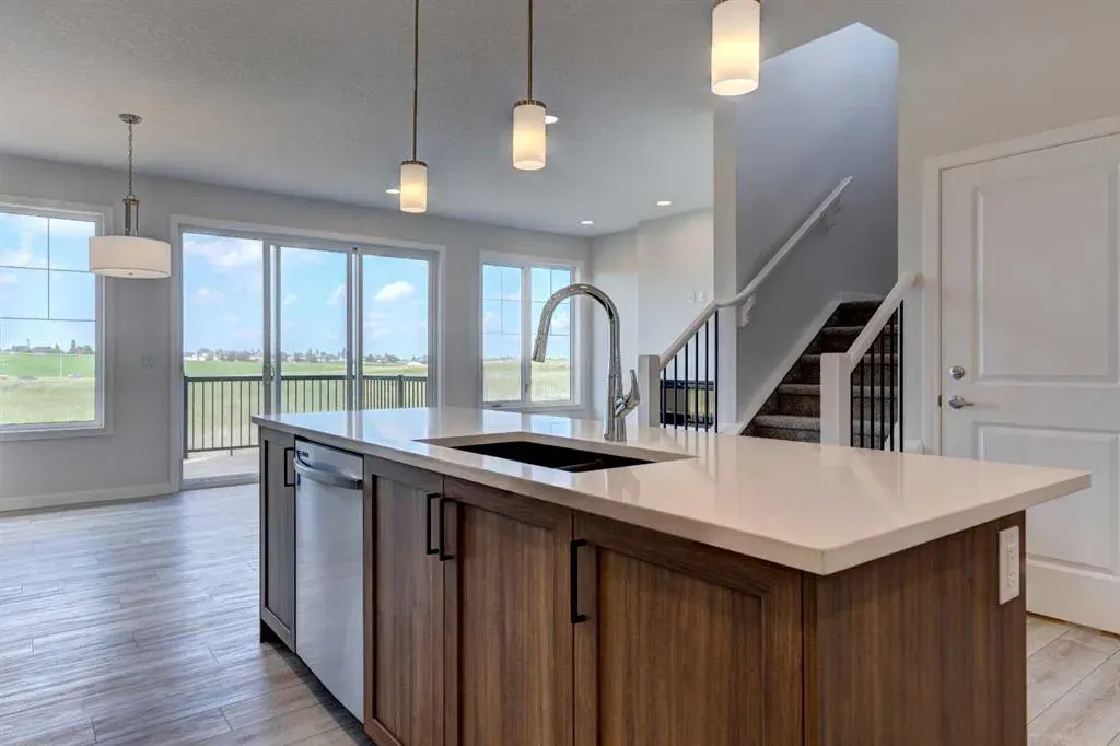 98 Silver Spruce Road SW
