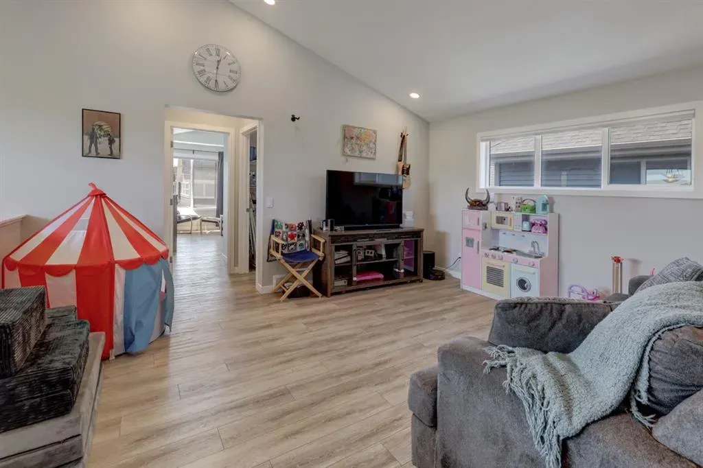 69 Sundown Avenue