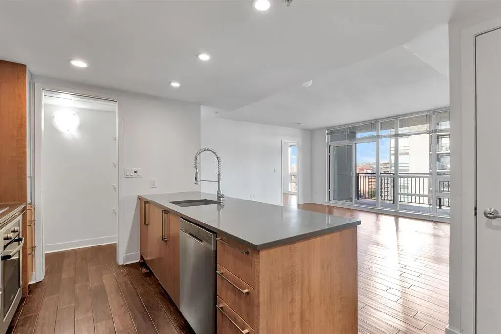 1118 12 Avenue SW, #901