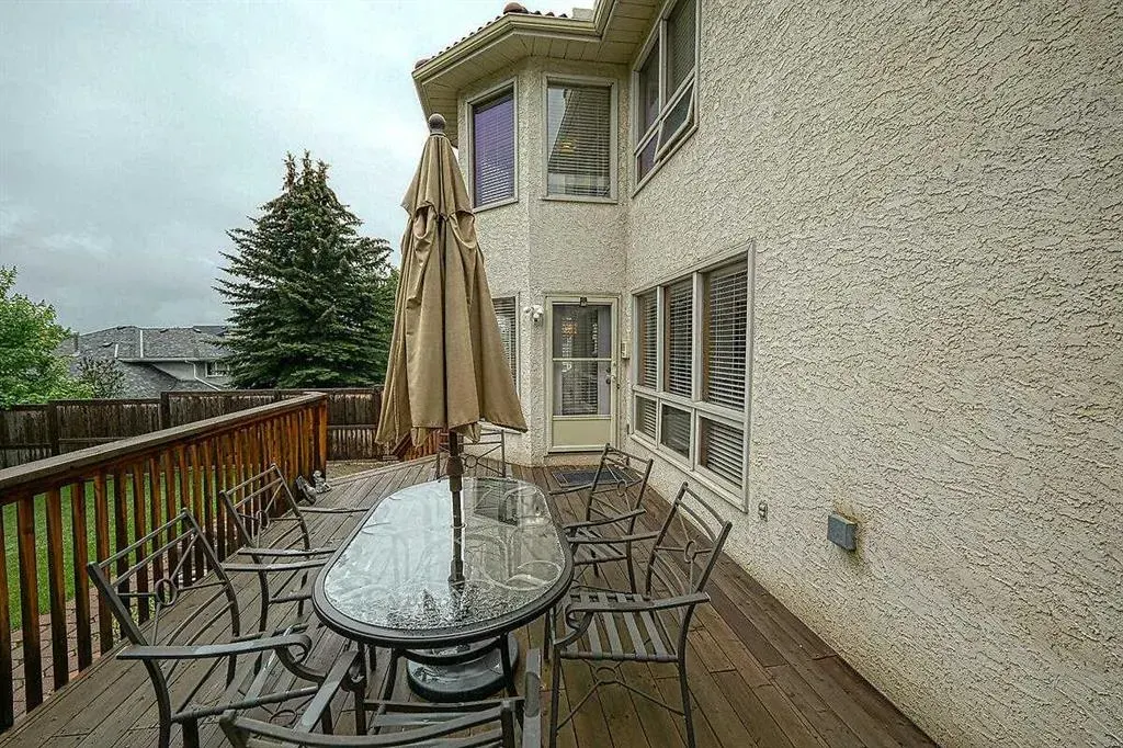 115 Strathaven Circle SW