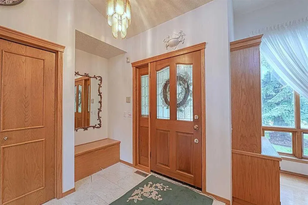 115 Strathaven Circle SW